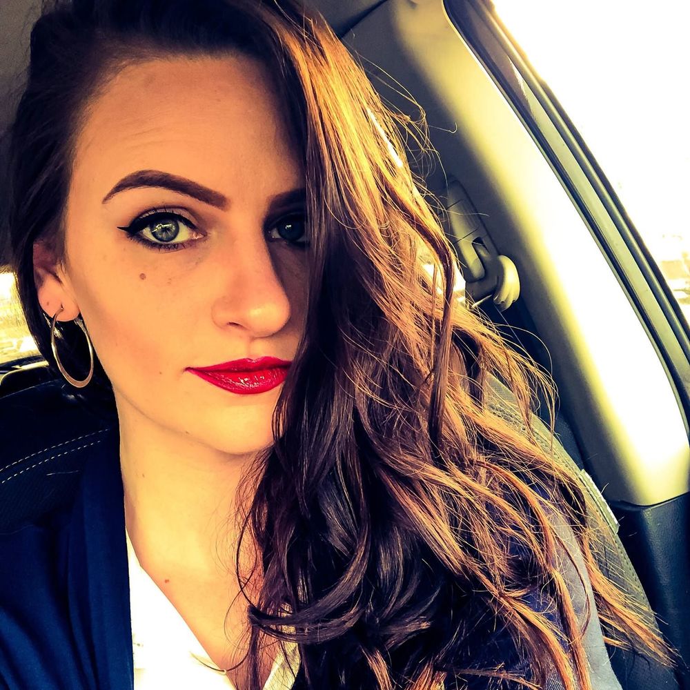 Meet your Posher, Caiti